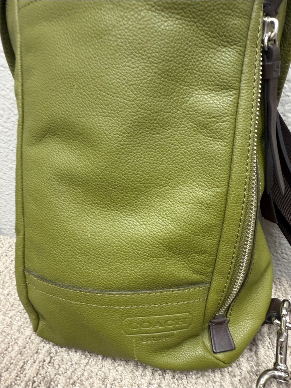 Coach Thompson Green Pebbled Leather Crossbody Sling with Brown Strap - Picture 3 of 13